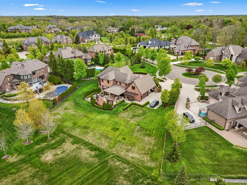 48892 Barola Court Northville City, MI 48167