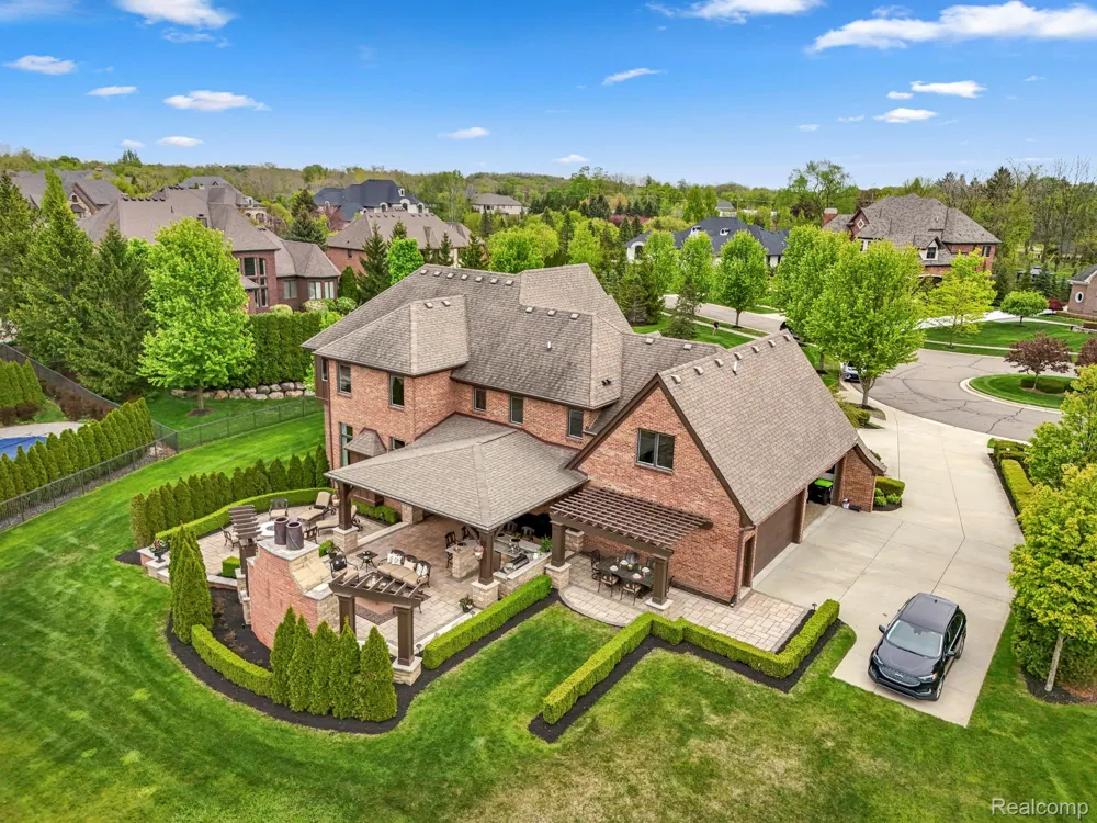 48892 Barola Court Northville City, MI 48167