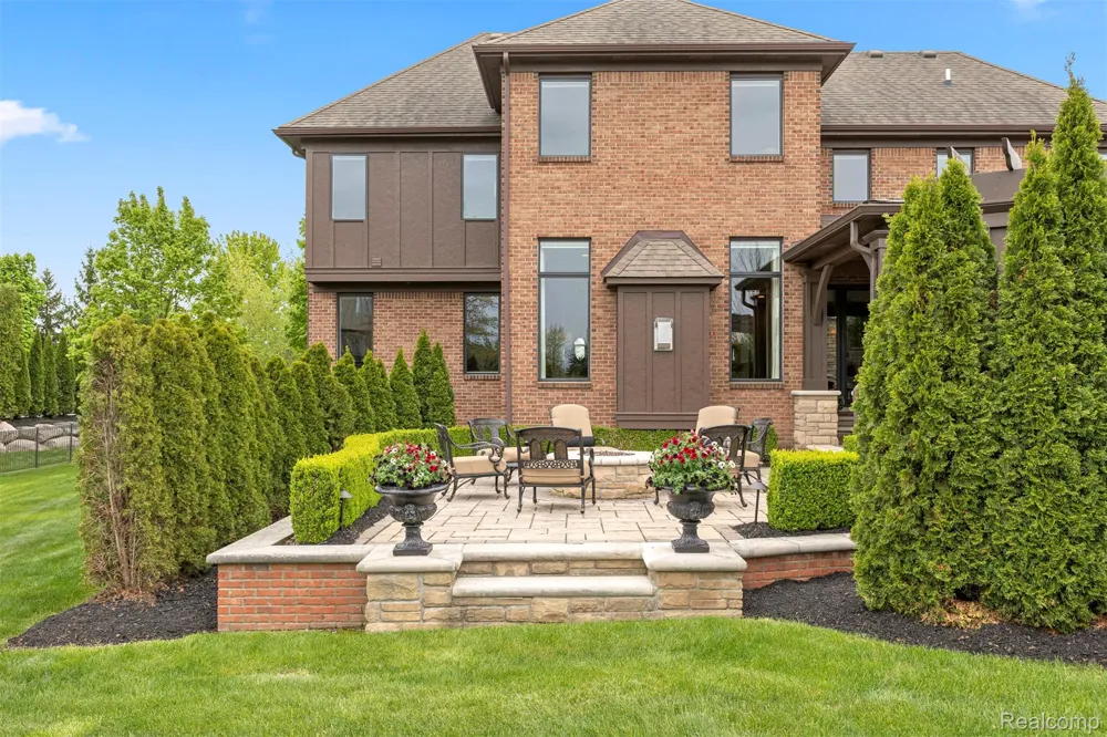 48892 Barola Court Northville City, MI 48167
