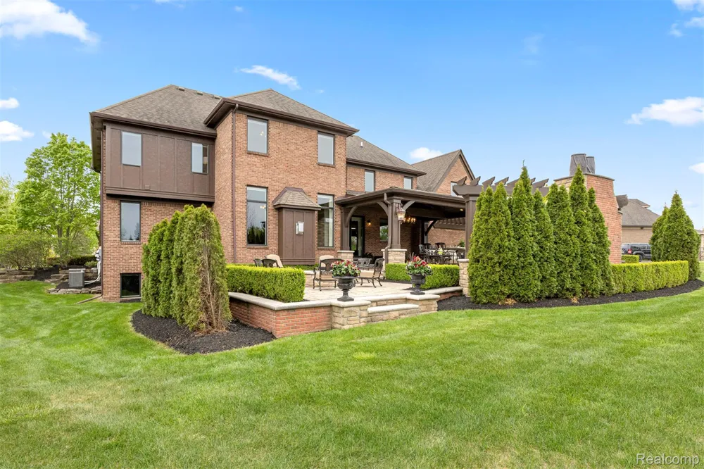 48892 Barola Court Northville City, MI 48167