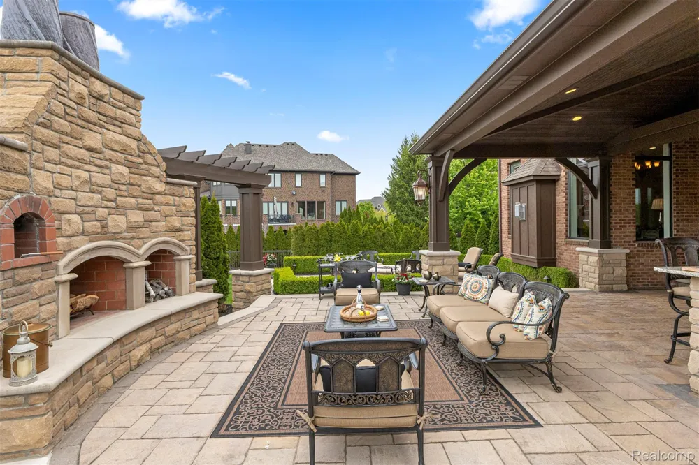 48892 Barola Court Northville City, MI 48167