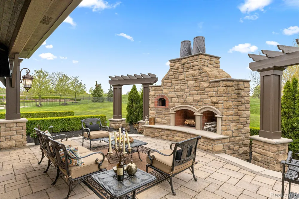48892 Barola Court Northville City, MI 48167