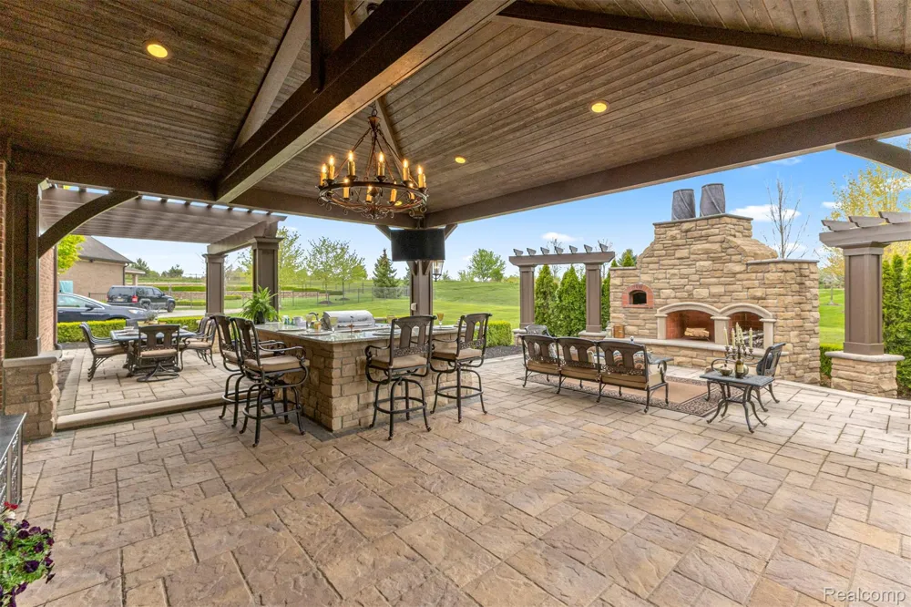 48892 Barola Court Northville City, MI 48167