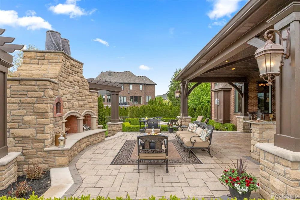 48892 Barola Court Northville City, MI 48167