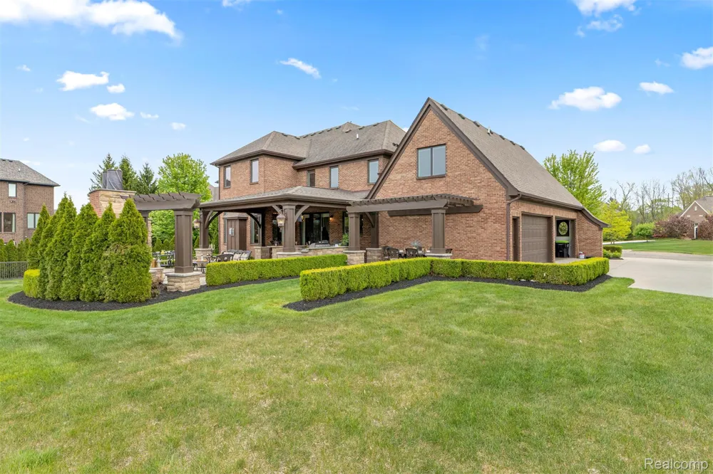48892 Barola Court Northville City, MI 48167