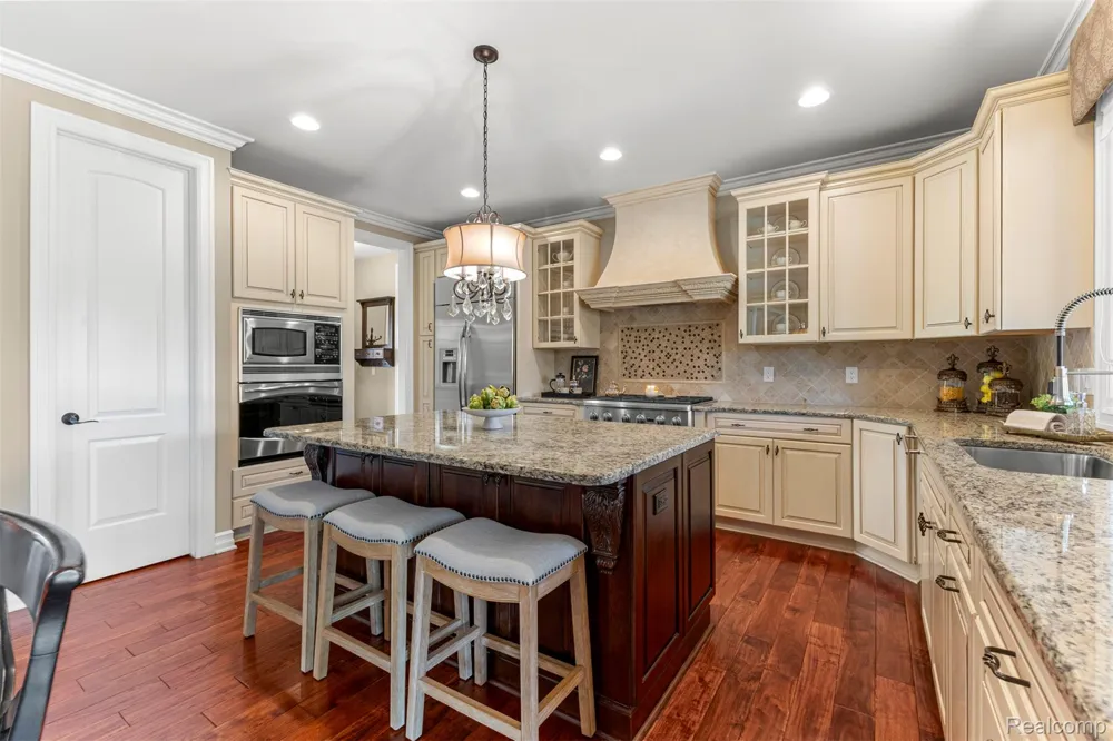 48892 Barola Court Northville City, MI 48167