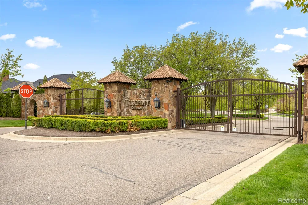 48892 Barola Court Northville City, MI 48167