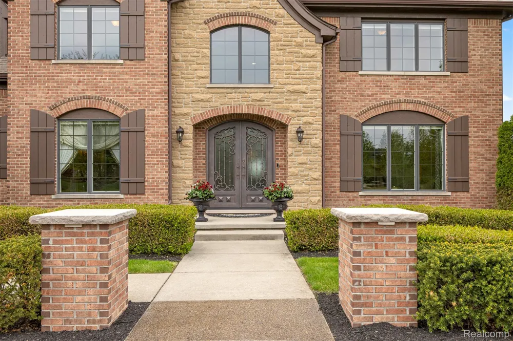 48892 Barola Court Northville City, MI 48167