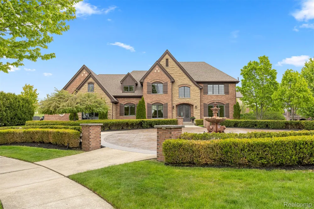 48892 Barola Court Northville City, MI 48167