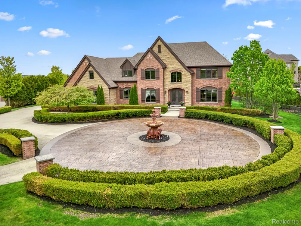 48892 Barola Court Northville City, MI 48167