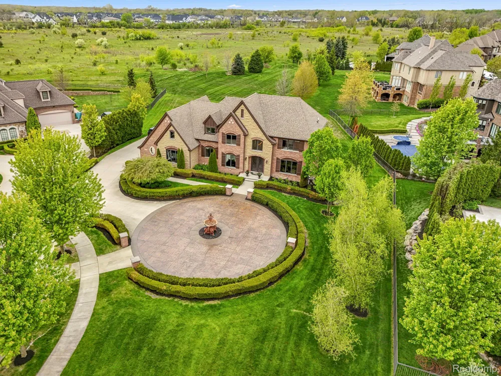 48892 Barola Court Northville City, MI 48167