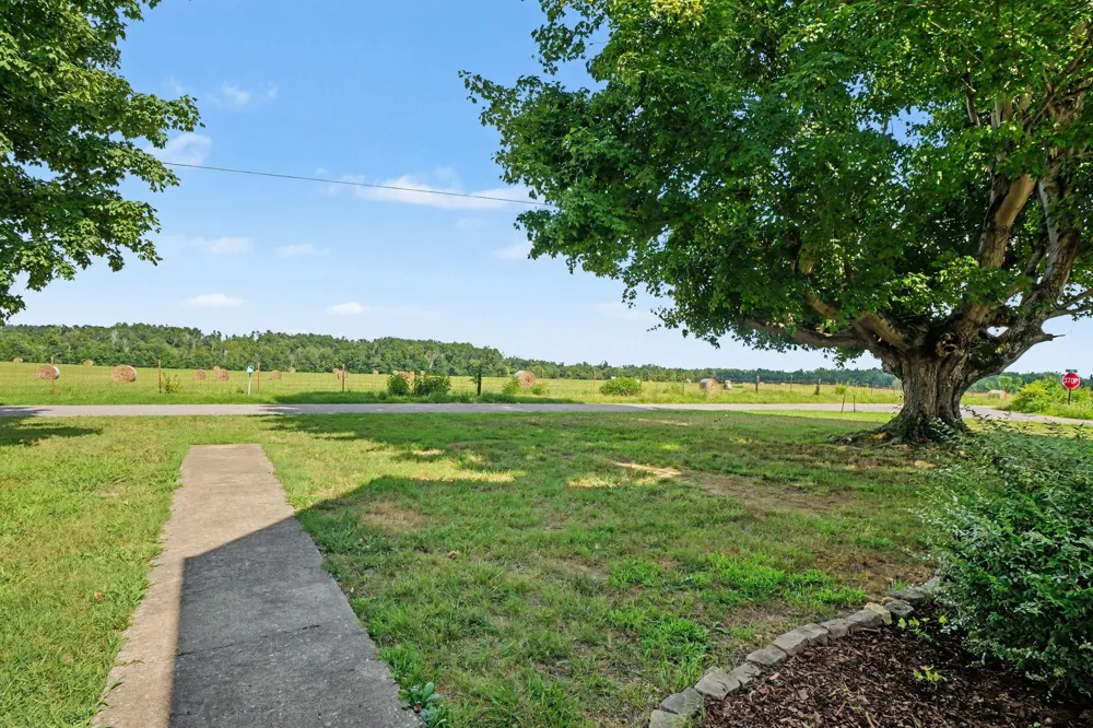 301 Bob Perry Rd Bethpage, TN 37022