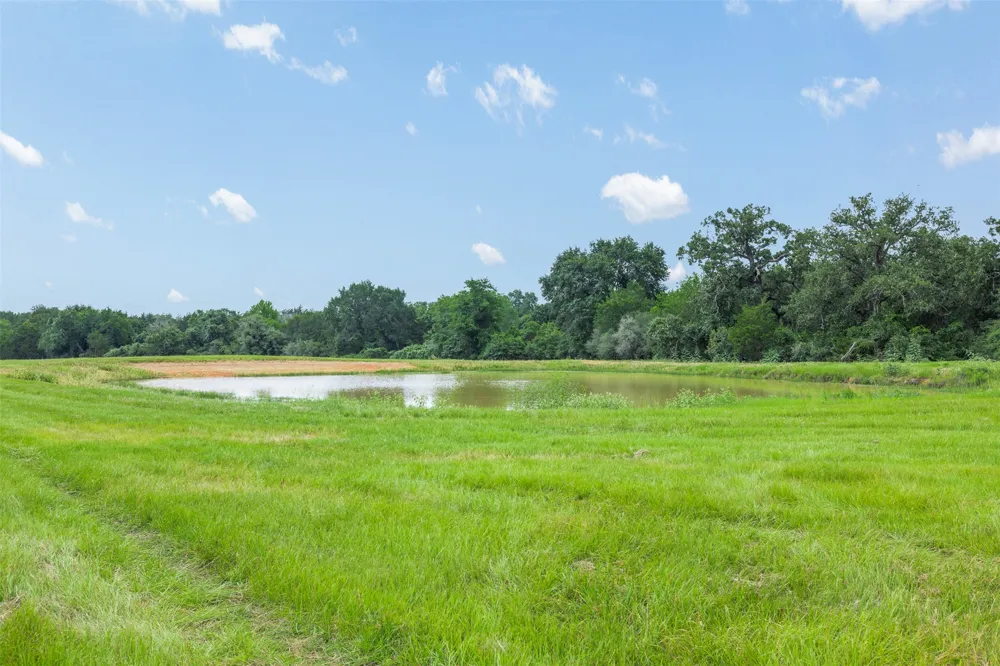 3320 County Road 430 Dime Box, TX 77853