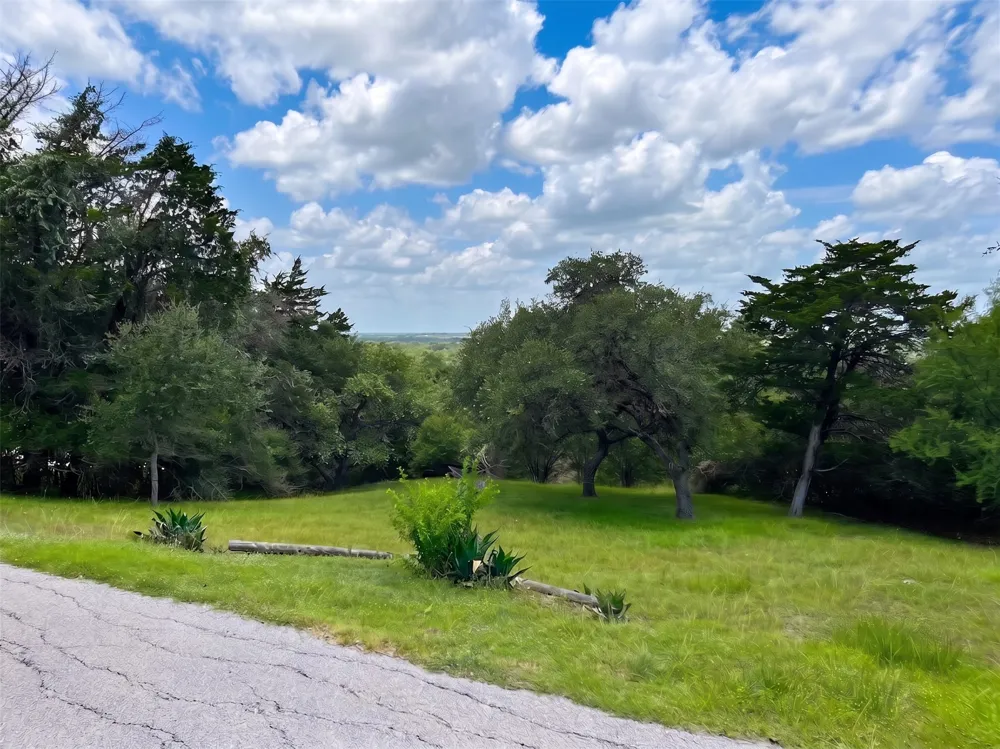 404 Valley View Drive La Grange, TX 78945