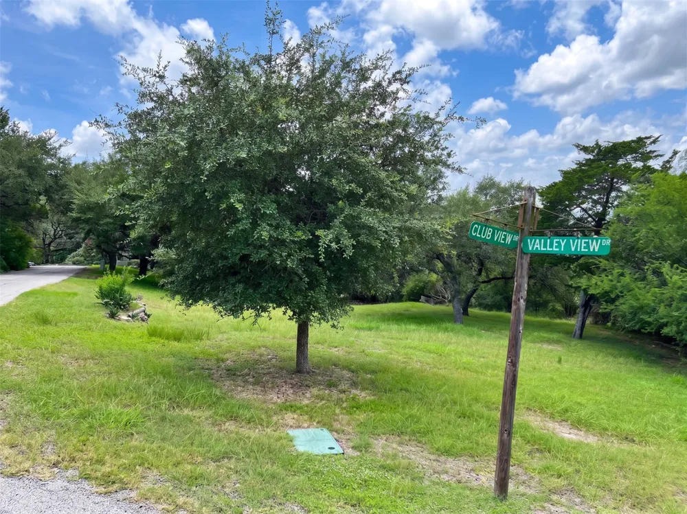 404 Valley View Drive La Grange, TX 78945