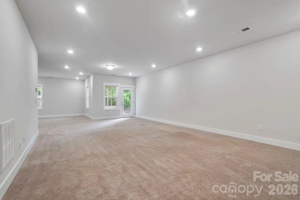 456 Jones Peak Drive Simpsonville, SC 29681