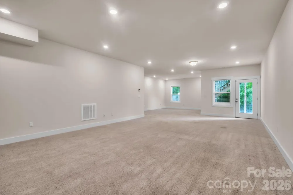 456 Jones Peak Drive Simpsonville, SC 29681