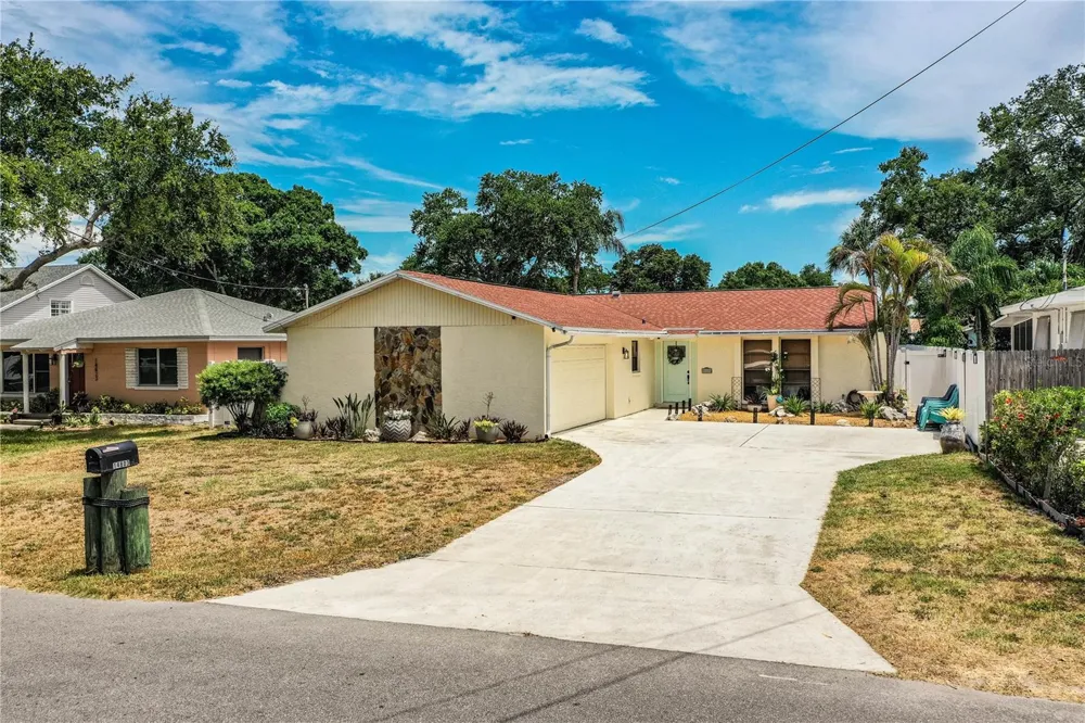 14803 SUNSET DRIVE Largo, FL 33774