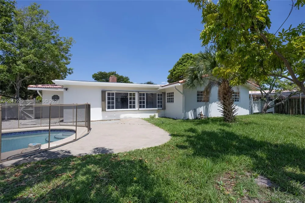 2757 NW 116th Ter Coral Springs, FL 33065