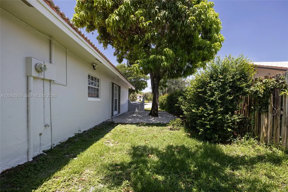 2757 NW 116th Ter Coral Springs, FL 33065
