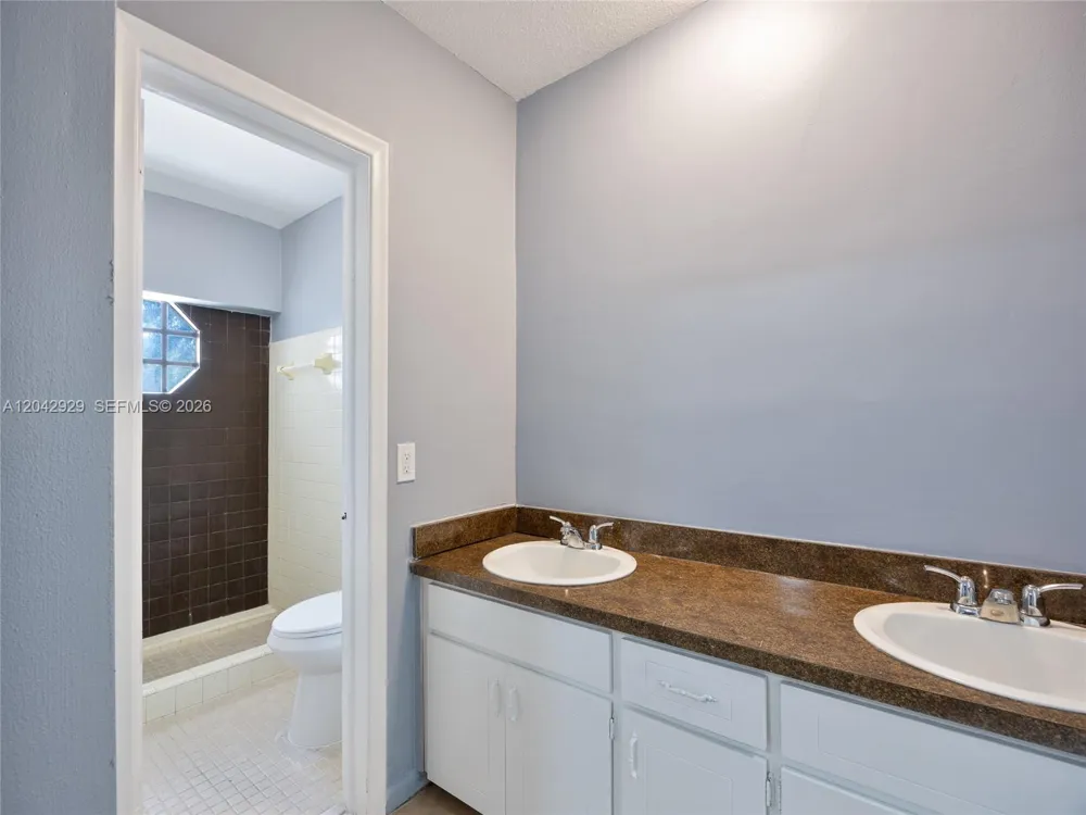 2757 NW 116th Ter Coral Springs, FL 33065