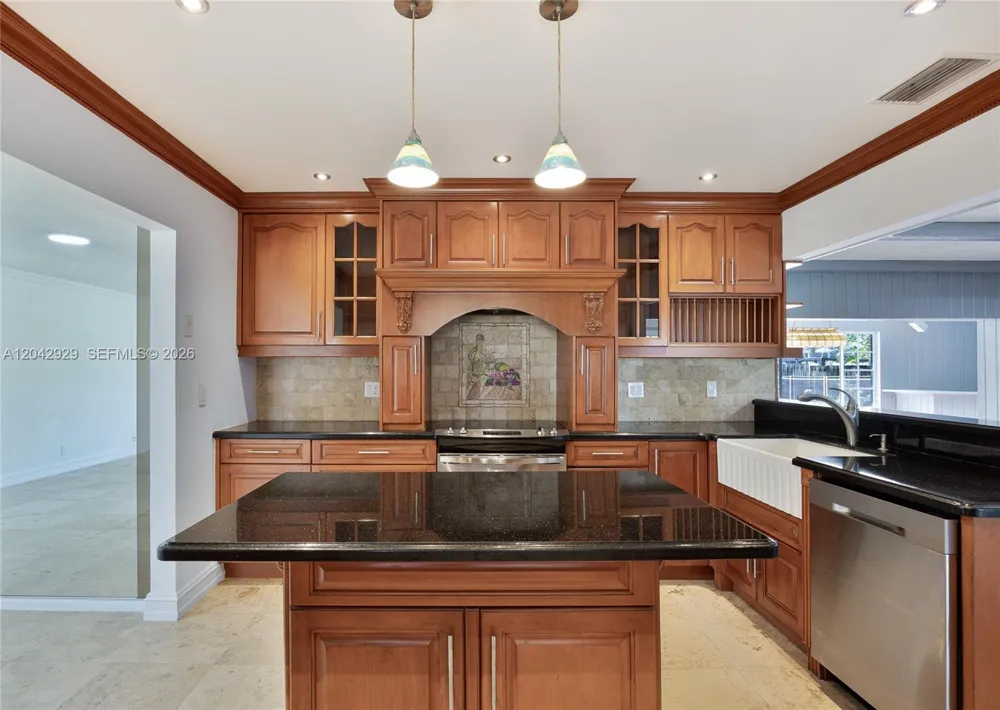 2757 NW 116th Ter Coral Springs, FL 33065