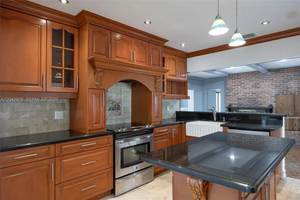2757 NW 116th Ter Coral Springs, FL 33065