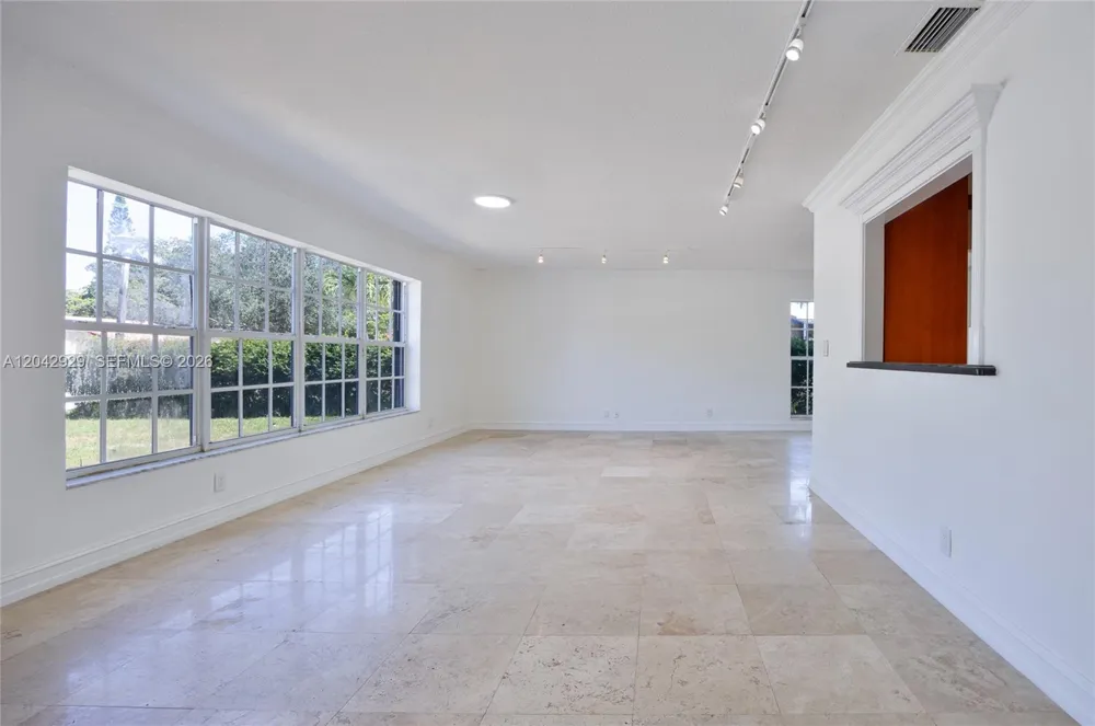 2757 NW 116th Ter Coral Springs, FL 33065