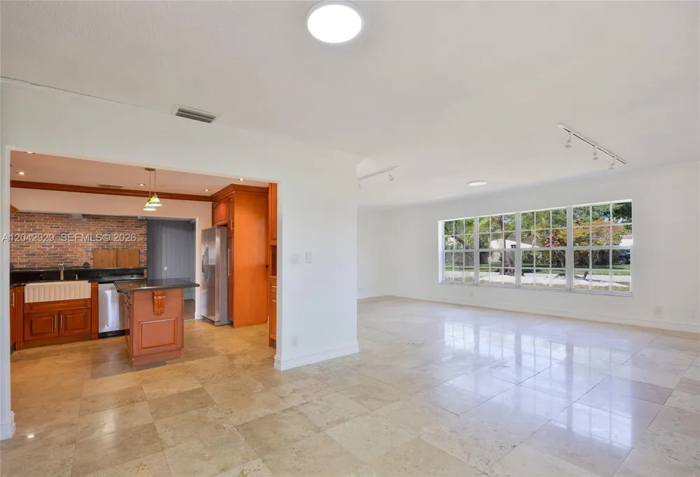 2757 NW 116th Ter Coral Springs, FL 33065