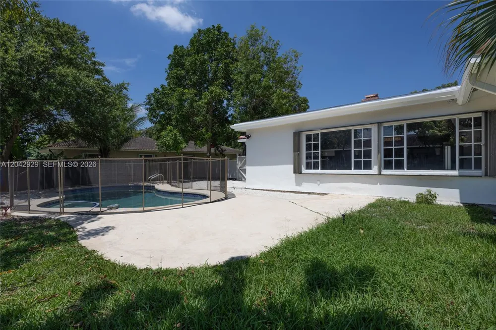 2757 NW 116th Ter Coral Springs, FL 33065
