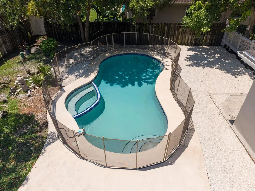 2757 NW 116th Ter Coral Springs, FL 33065