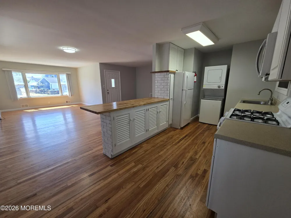 106 E Granada Drive Brick, NJ 08723