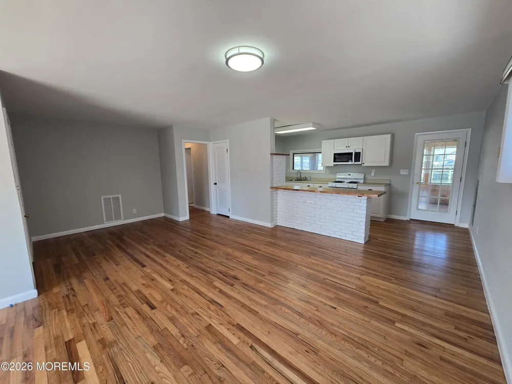 106 E Granada Drive Brick, NJ 08723