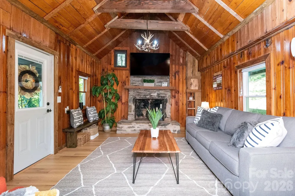284 Grady Winkler Road Boone, NC 28607