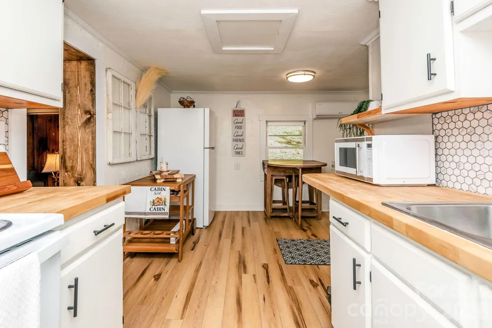 284 Grady Winkler Road Boone, NC 28607