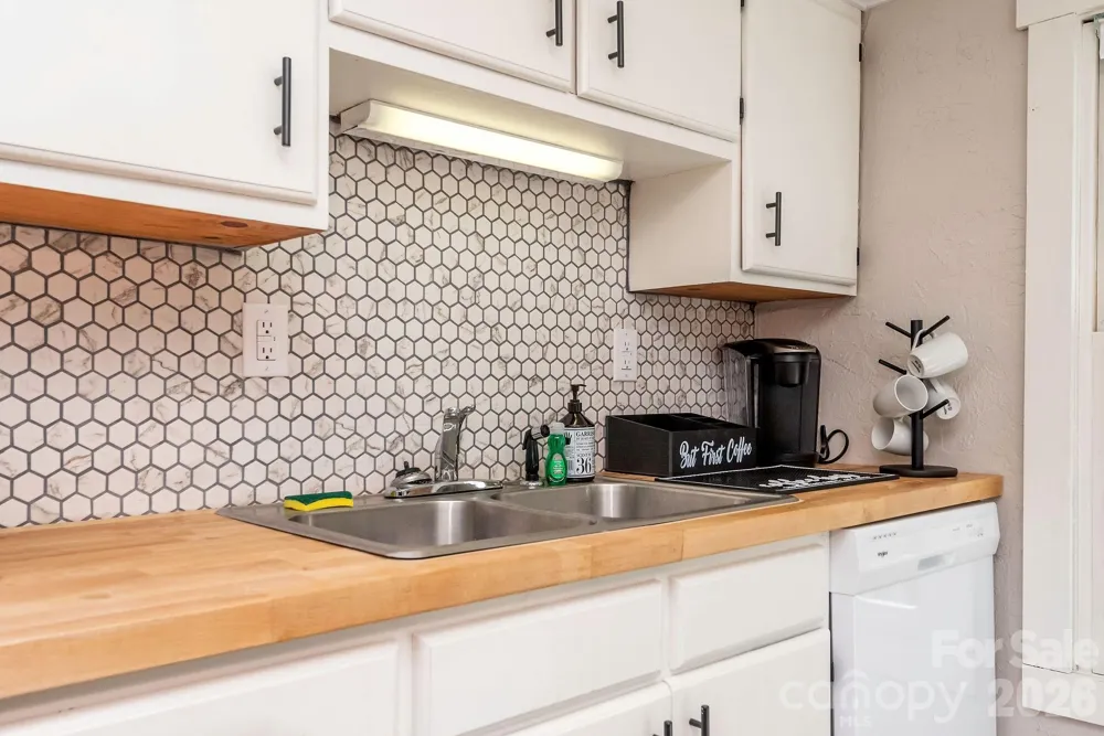 284 Grady Winkler Road Boone, NC 28607
