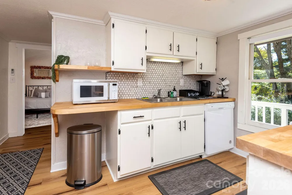 284 Grady Winkler Road Boone, NC 28607