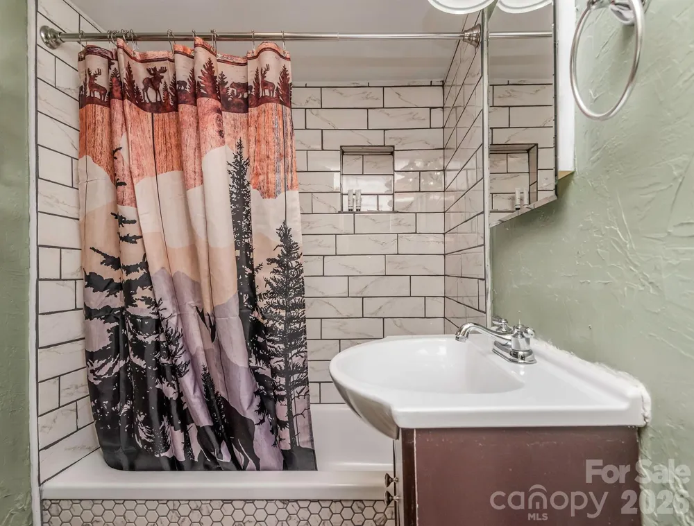 284 Grady Winkler Road Boone, NC 28607