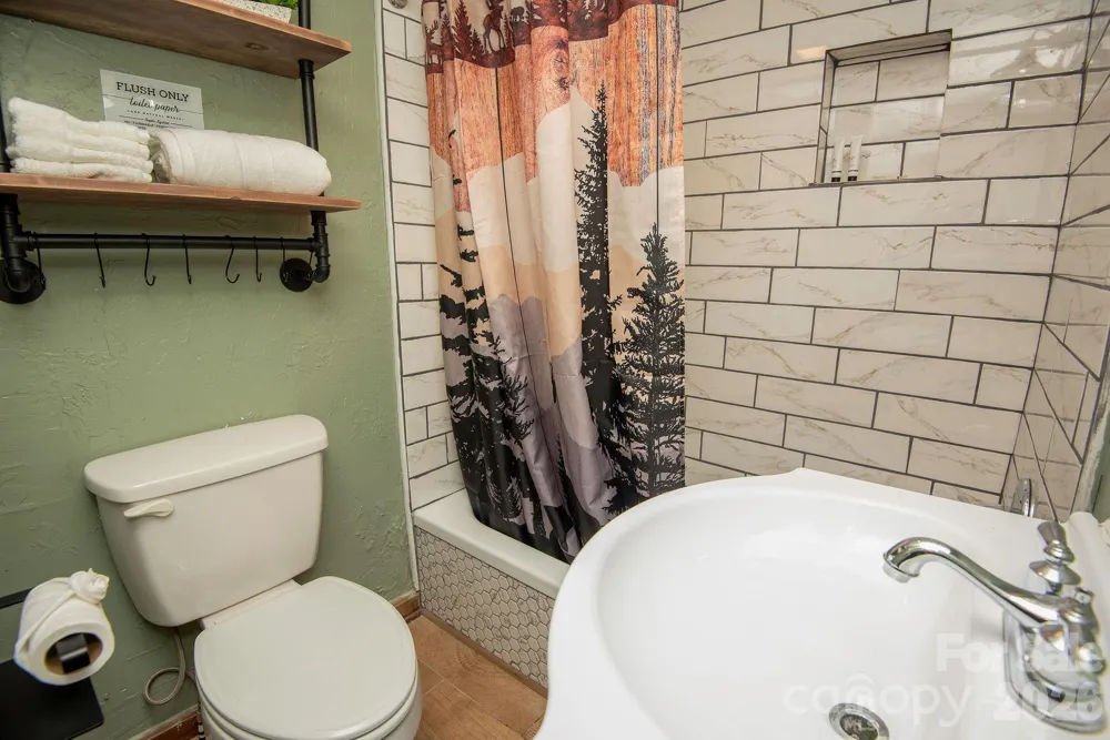 284 Grady Winkler Road Boone, NC 28607