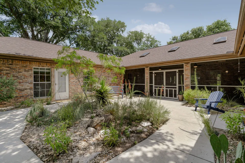 400 Hackberry Street Lockhart, TX 78644