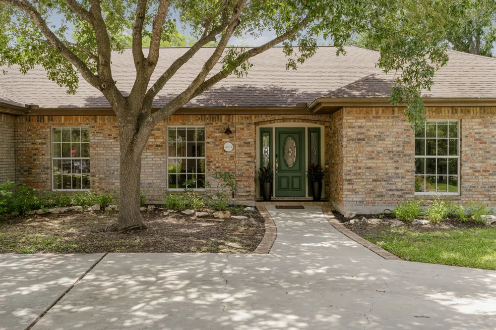 400 Hackberry Street Lockhart, TX 78644