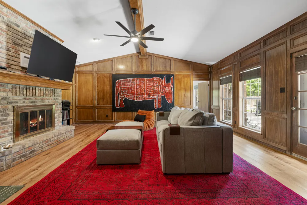 400 Hackberry Street Lockhart, TX 78644