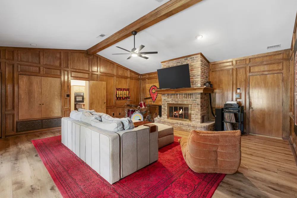 400 Hackberry Street Lockhart, TX 78644