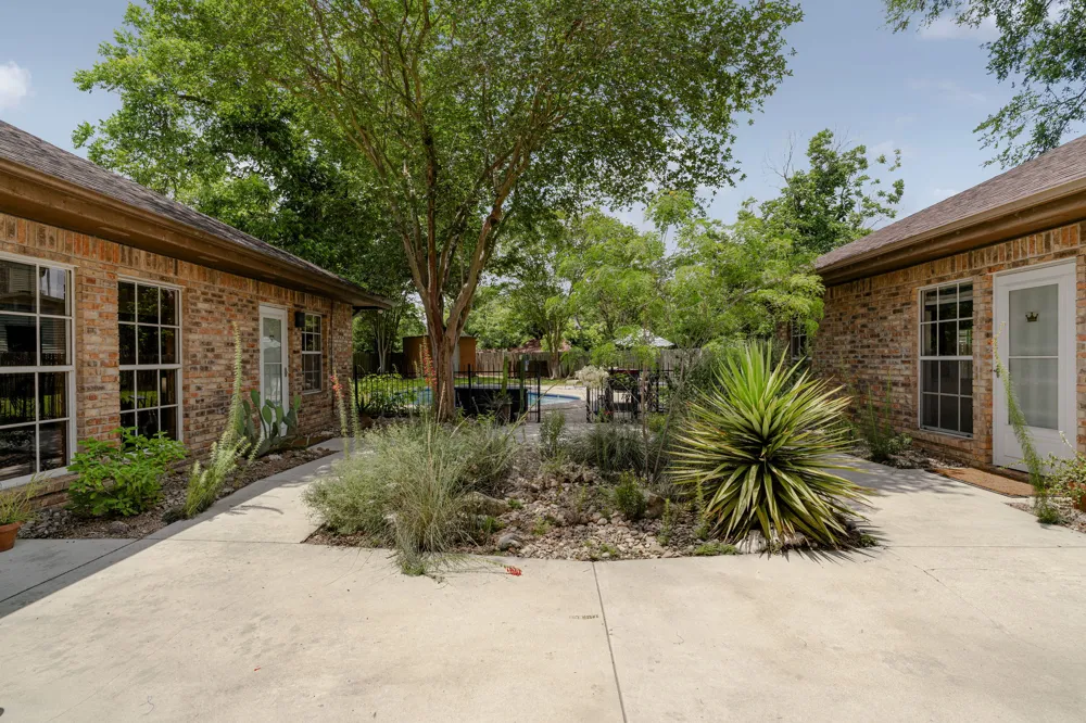 400 Hackberry Street Lockhart, TX 78644