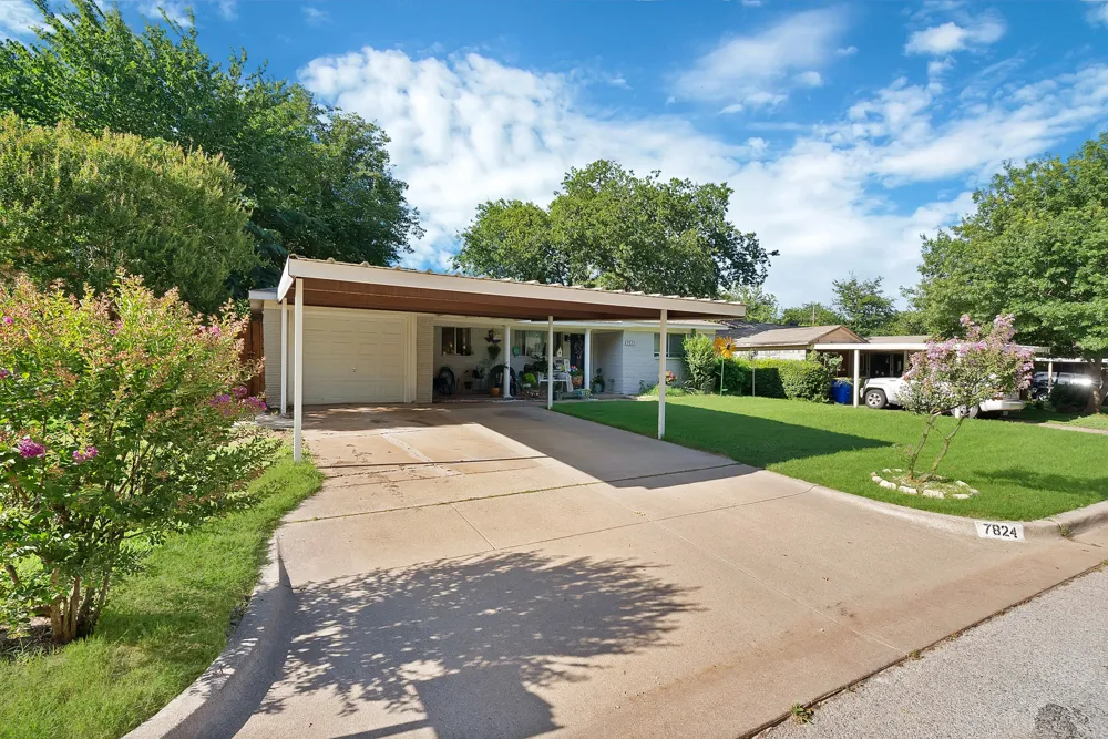 7824 Whitney Drive White Settlement, TX 76108