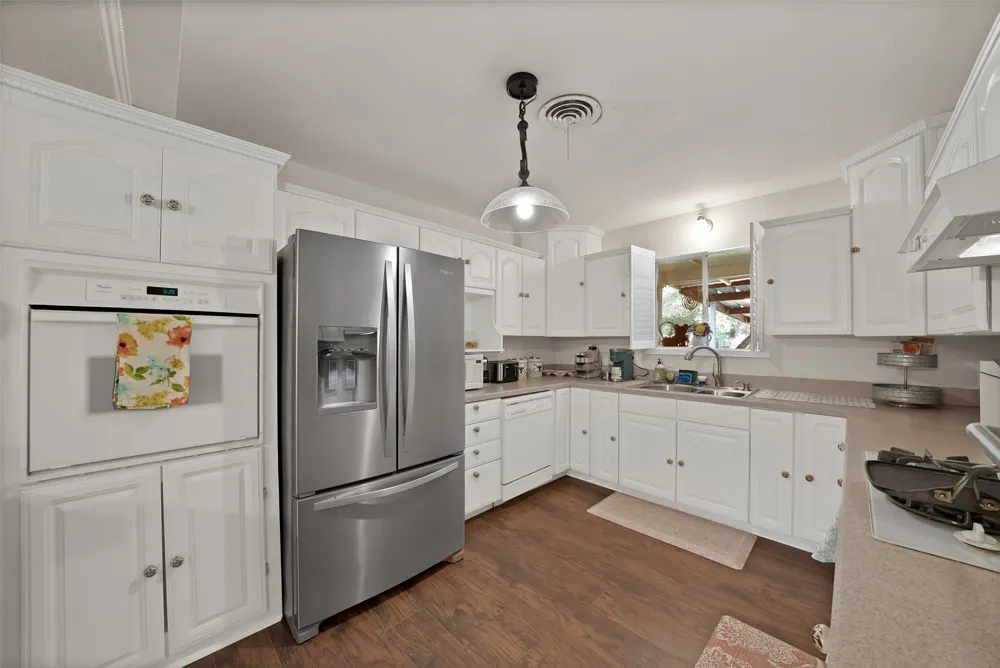 7824 Whitney Drive White Settlement, TX 76108