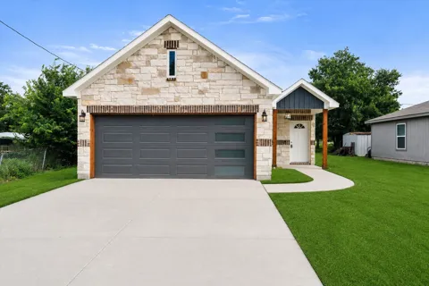 1206 E 11th