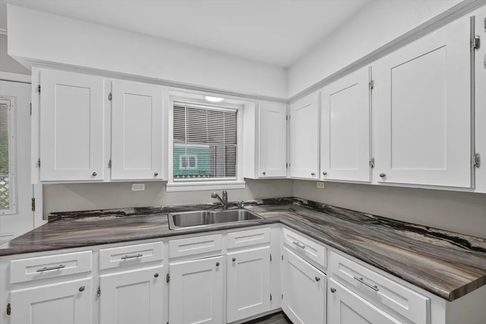 208 D STREET Whitesboro, TX 76273