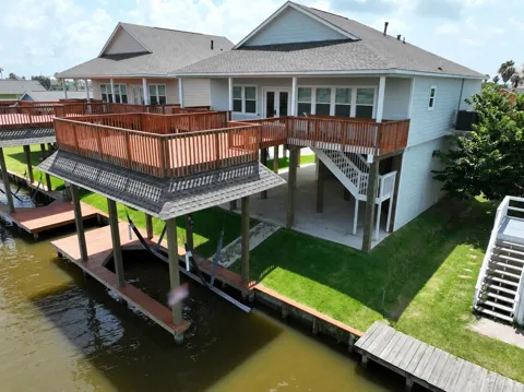 18 Edgewater