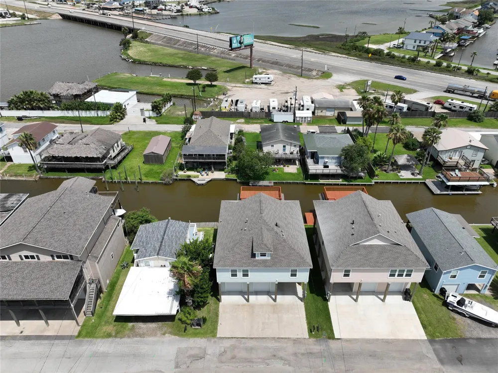 18 Edgewater Bayou Vista, TX 77563